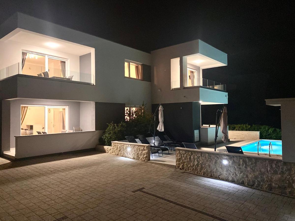 Fantasy Pool Villa Novalja Eksteriør billede