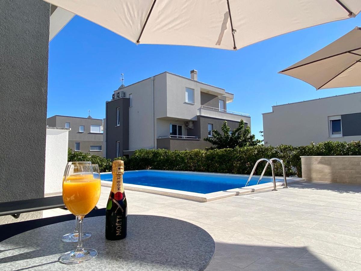 Fantasy Pool Villa Novalja Eksteriør billede